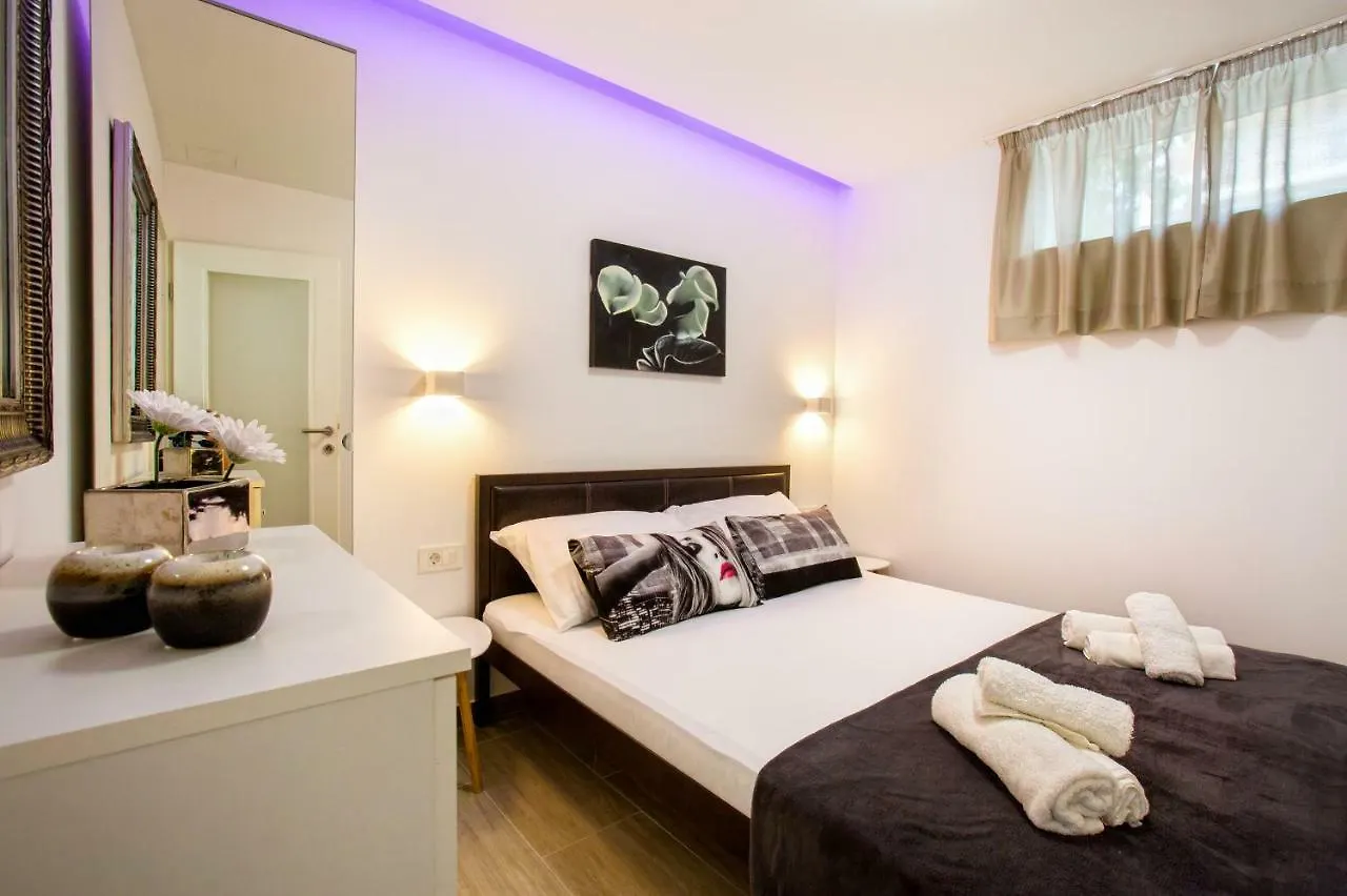 Apartment Nives In The City Center - Free Parking Split