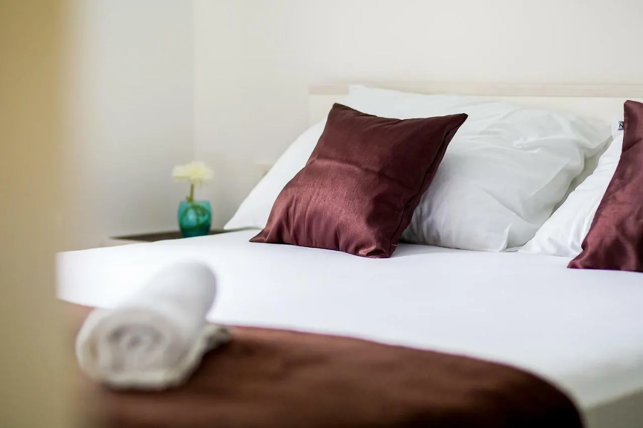 Apartment Nives In The City Center - Free Parking Split 0*,