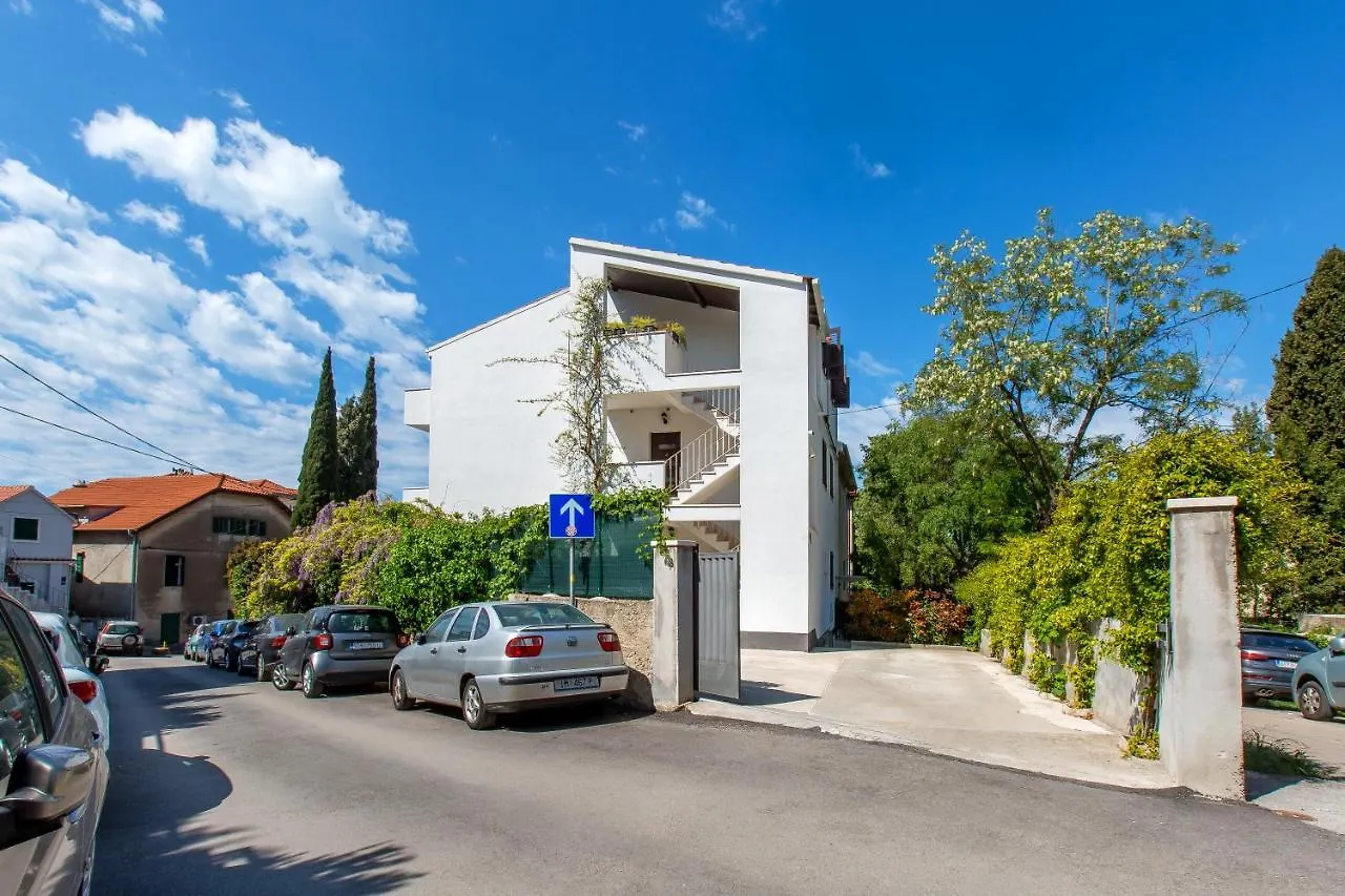 Apartment Nives In The City Center - Free Parking Split