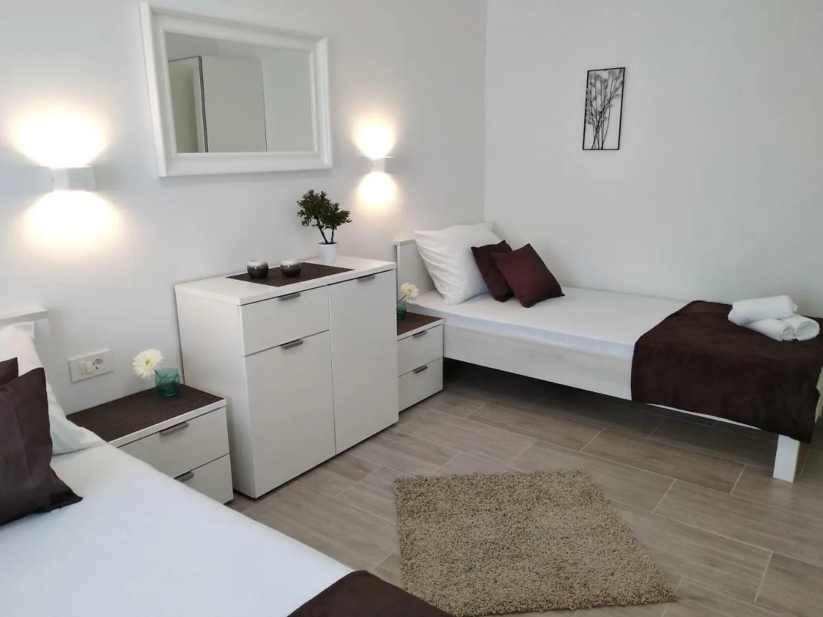 Apartment Nives In The City Center - Free Parking Split