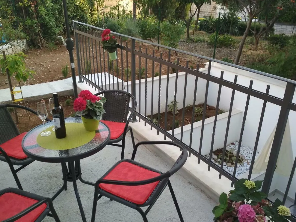 Apartment Nives In The City Center - Free Parking Split