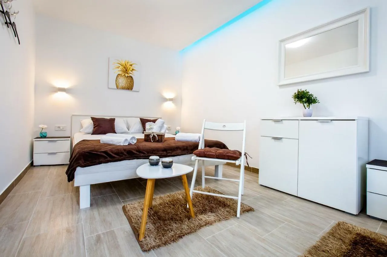 Apartment Nives In The City Center - Free Parking Split