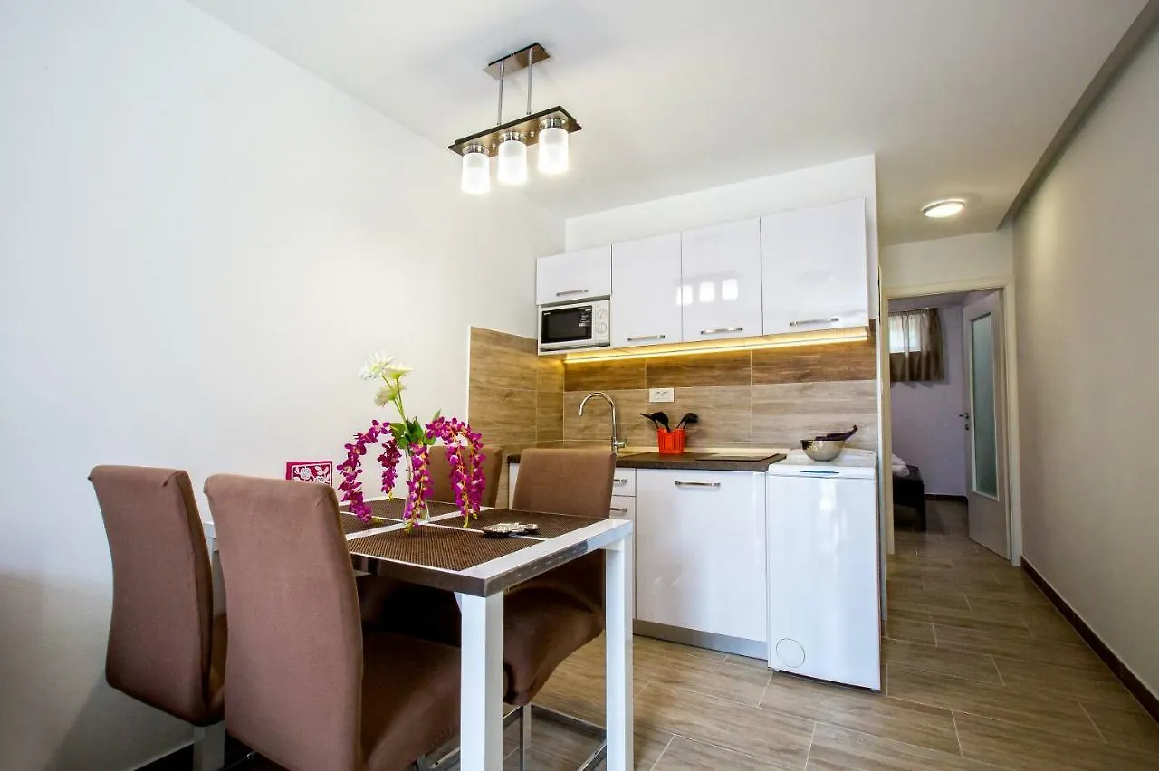 Apartment Nives In The City Center - Free Parking Split