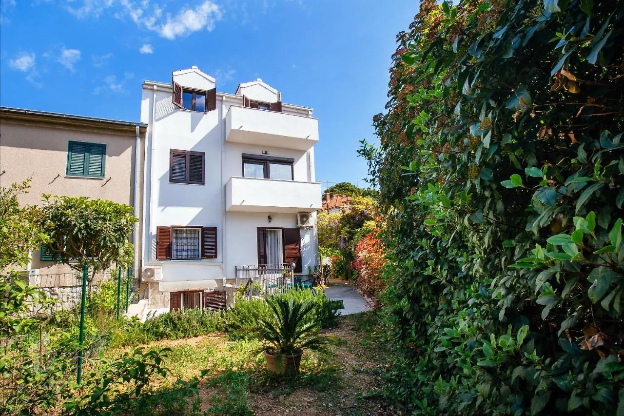 Apartment Nives In The City Center - Free Parking Split