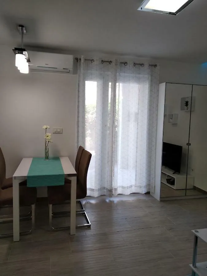 Apartment Nives In The City Center - Free Parking Split