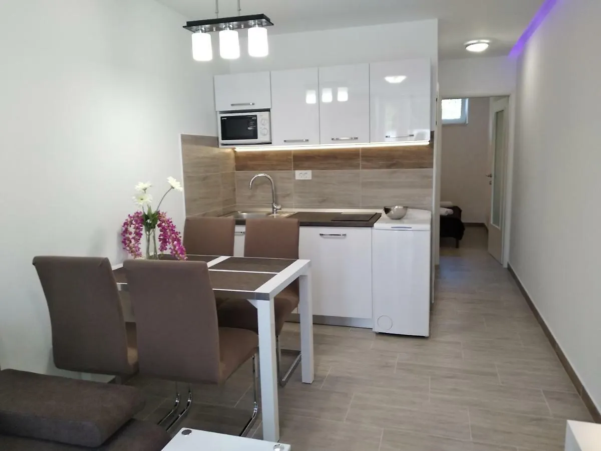Apartment Nives In The City Center - Free Parking Split