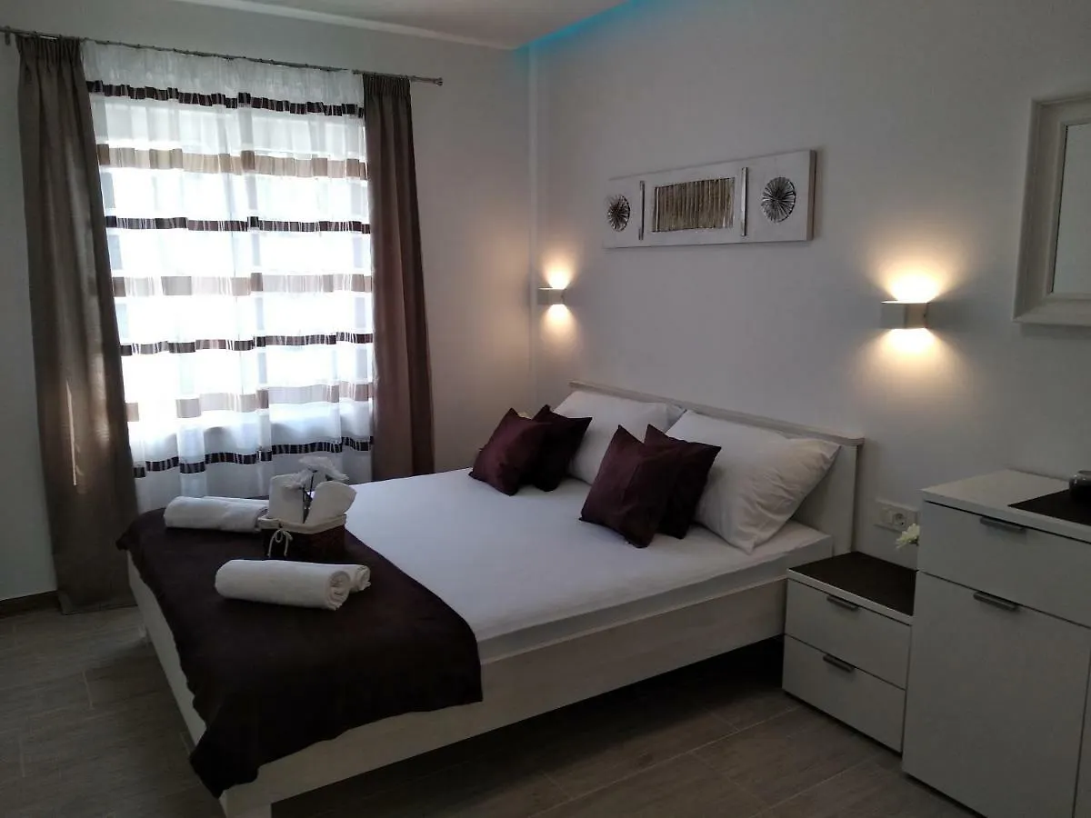 Apartment Nives In The City Center - Free Parking Split