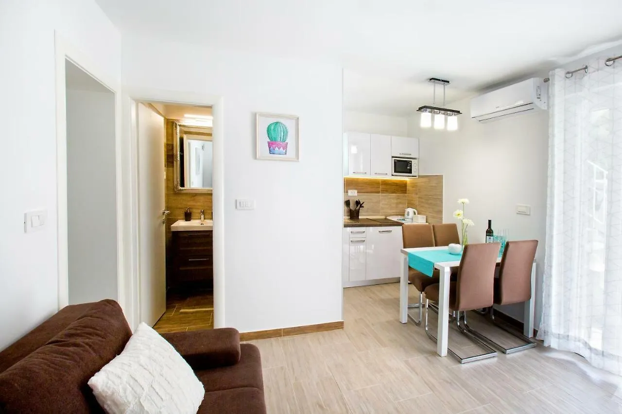 Apartment Nives In The City Center - Free Parking Split