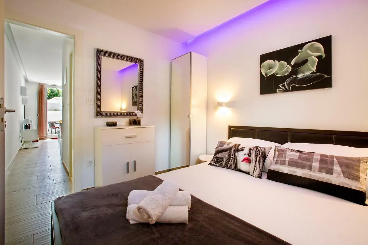 Apartment Nives In The City Center - Free Parking Split