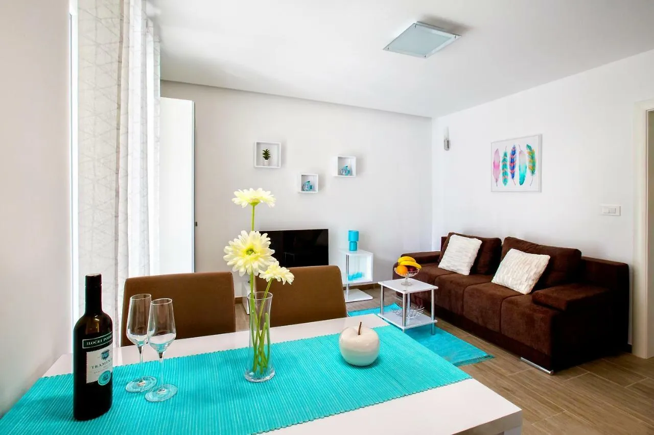 Apartment Nives In The City Center - Free Parking Split